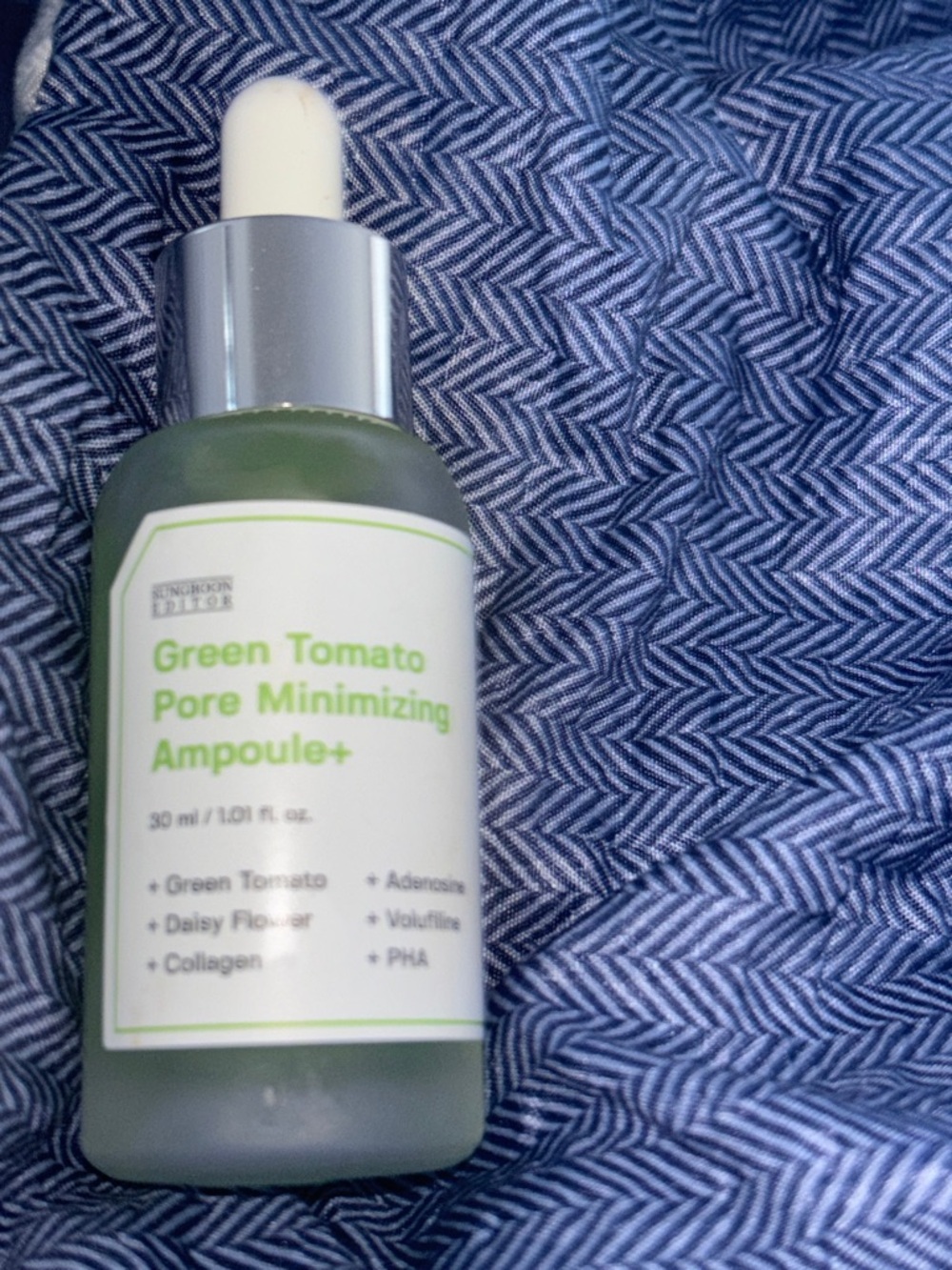 Neiman Marcus Green and Silver Pore Minimizing Serum